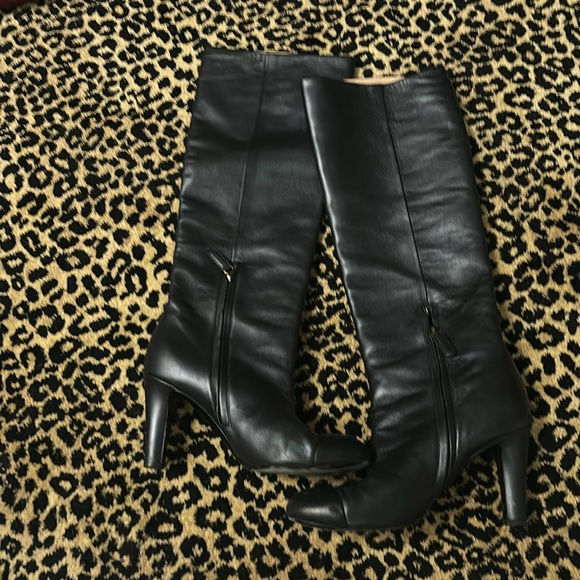 Dark navy, black cap toe authentic Chanel real leather boots - Picture 4 of 10